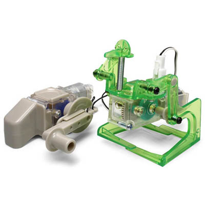 2 LEGGED WALKING ROBOT W/HAND GENERATOR