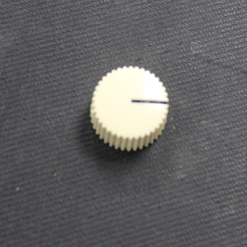 KNOB 1/4IN PLAST 24MM SCREW WHITE