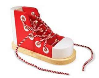 LACING SHOE WOODEN 