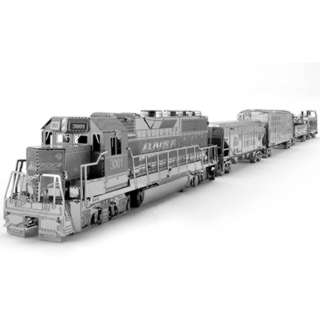 FREIGHT TRAIN GIFT SET INCLUDES ENGINE + 4 CARS
SKU:247732